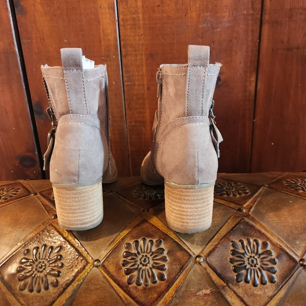 Steve Madden Booties - Picture 3 of 6
